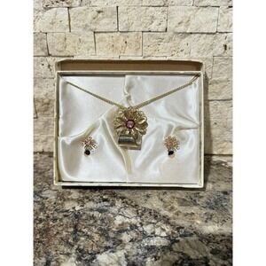 Vintage Gold Tone And Pink Rhinestone Necklace And‎ Earring Set In Original Box